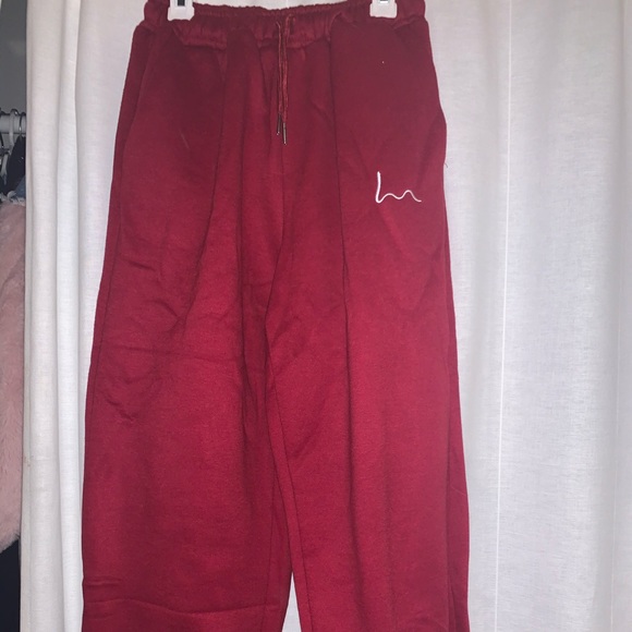 Super cute form fitting jogger sweat pants - Picture 1 of 3